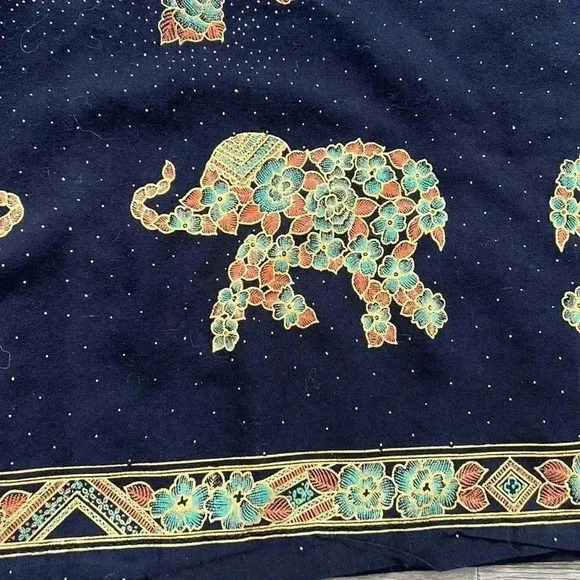 Jeffry Collection  | Vintage elephant short sleeve top - Picture 3 of 10